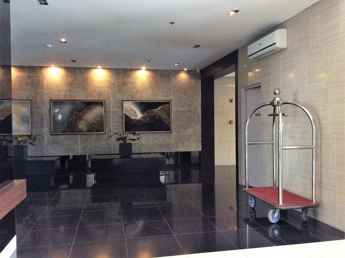 Wind Residence Condo - Tagaytay By Jaderooms Tagaytay City Esterno foto