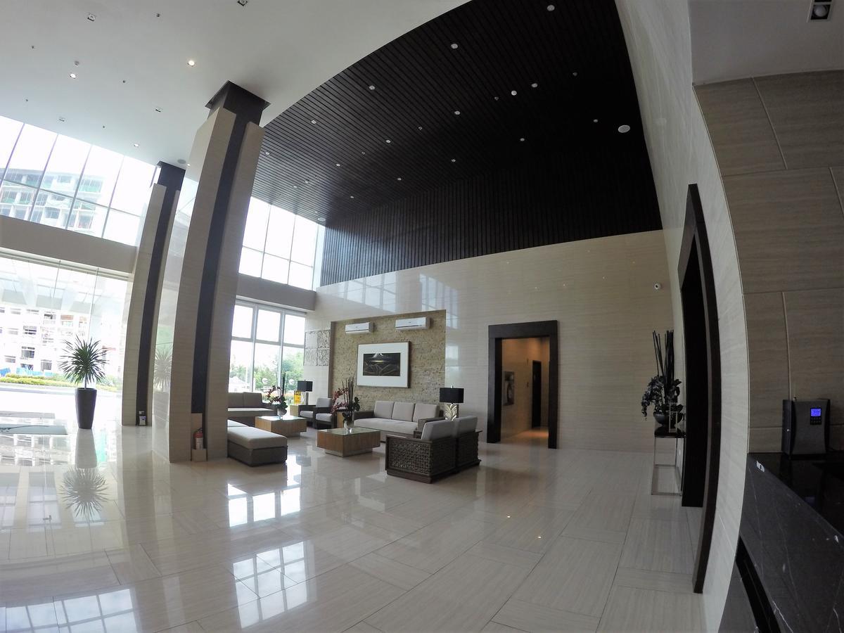 Wind Residence Condo - Tagaytay By Jaderooms Tagaytay City Esterno foto