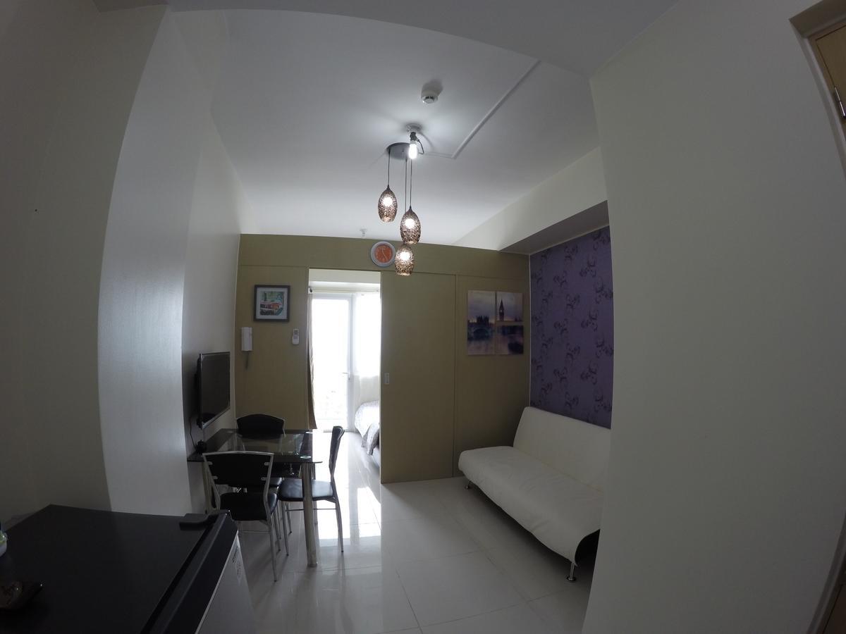 Wind Residence Condo - Tagaytay By Jaderooms Tagaytay City Esterno foto