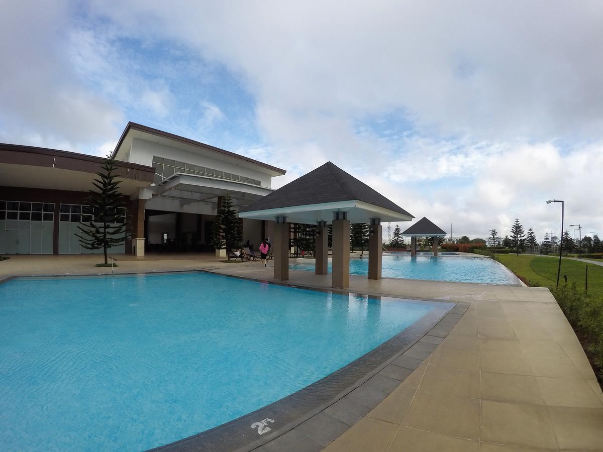 Wind Residence Condo - Tagaytay By Jaderooms Tagaytay City Esterno foto